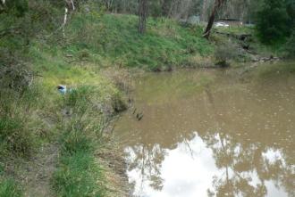 pity the fishermen who use this stretch of river don't show it the respect it deserves - they always leave their rubbish behind on the bank!!