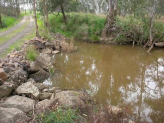 Sunday Ck looking across West to East on upstream side of bridge