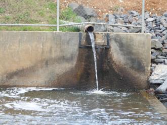 Overflow pipe flow