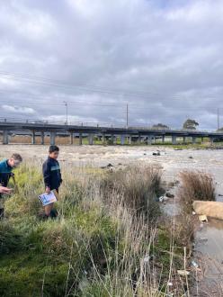 Litter evidence and visible water speed